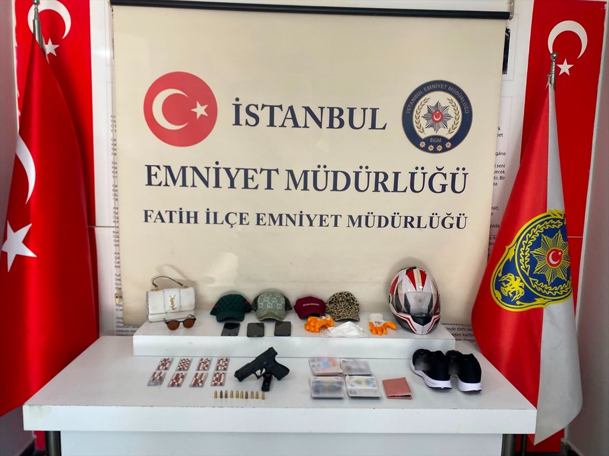İstanbul'da uyuşturucu operasyonlarında yakalanan 3 zanlıdan 2'si tutuklandı
