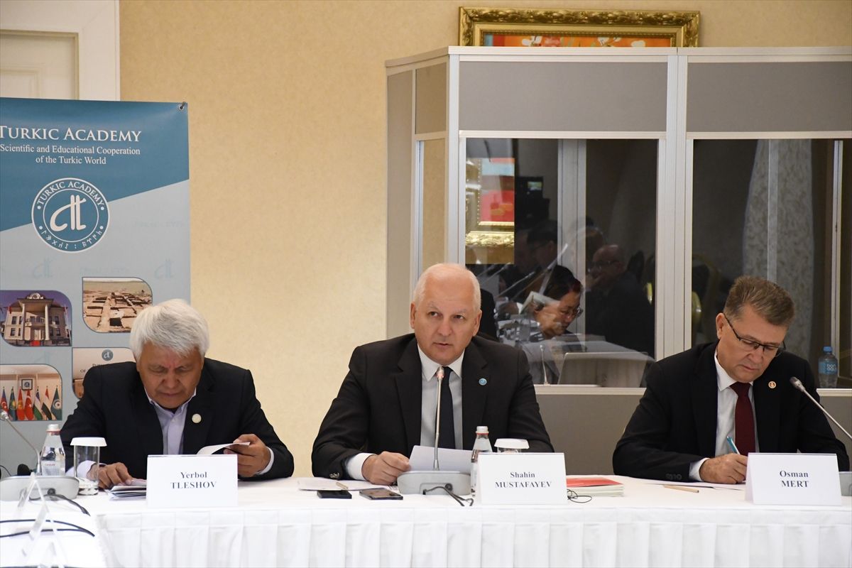 Astana'da düzenlenen toplantıda Ortak Türk Alfabesi'nin kullanım kılavuzu ve Kazak-Kırgız alfabe varyantları onaylandı.