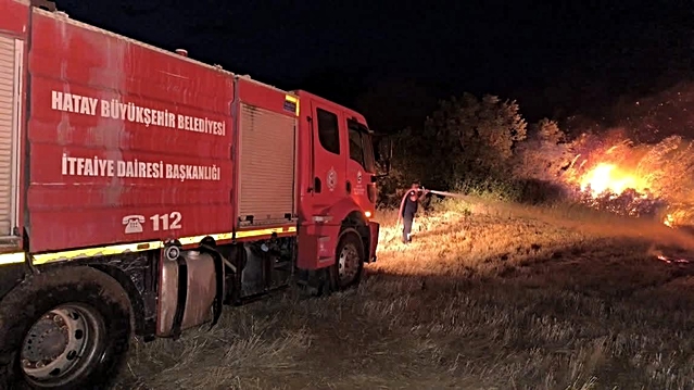 Kırıkhan’da otluk alandan alevler yükseldi