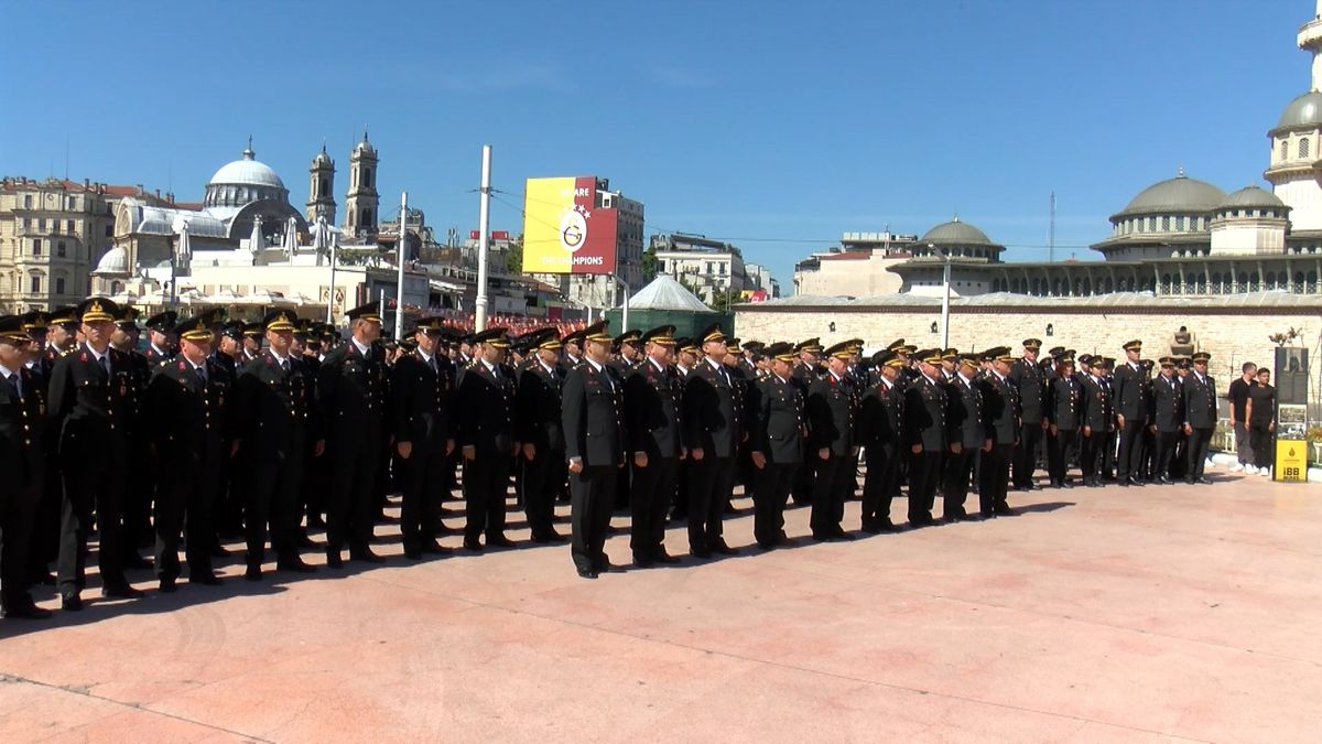 Jandarma Genel Komutanlığı'nın 187. Kuruluş Yıldönümü Taksim'de Kutlandı