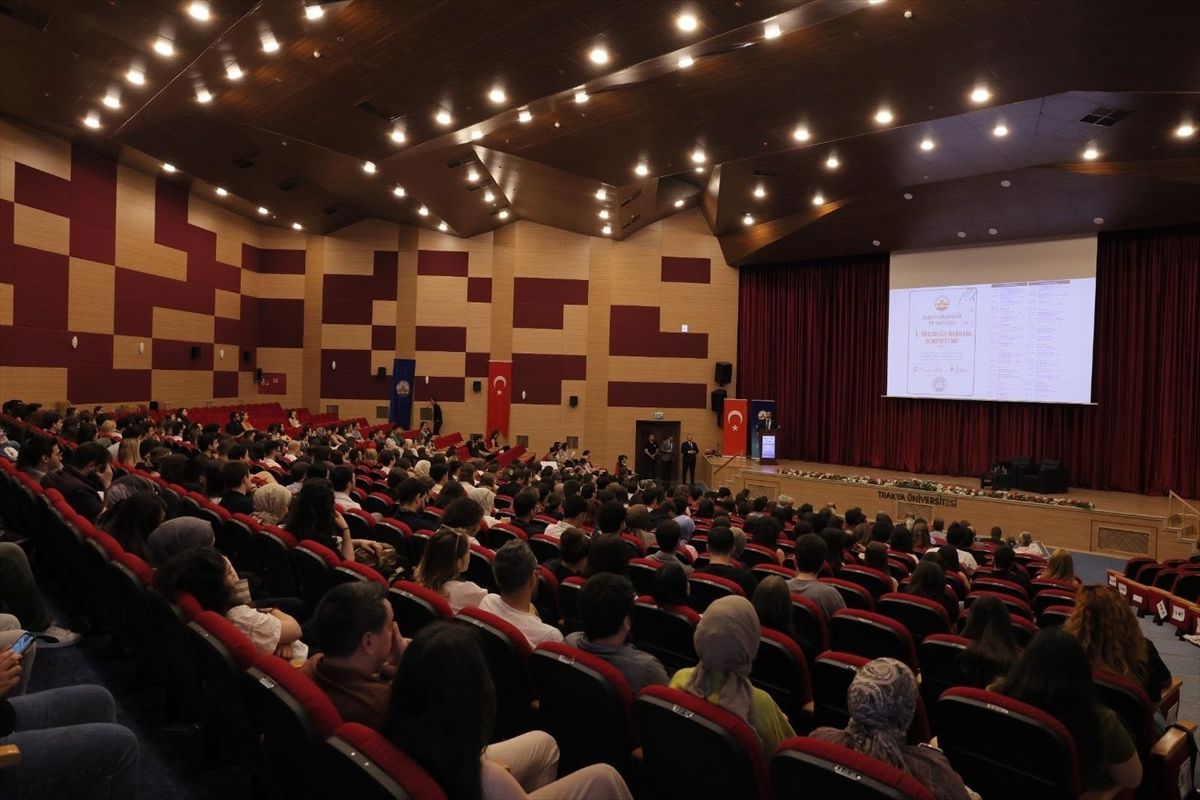 Tıp öğrencileri 'Hekimliğe Merhaba Sempozyumu'nda buluştu
