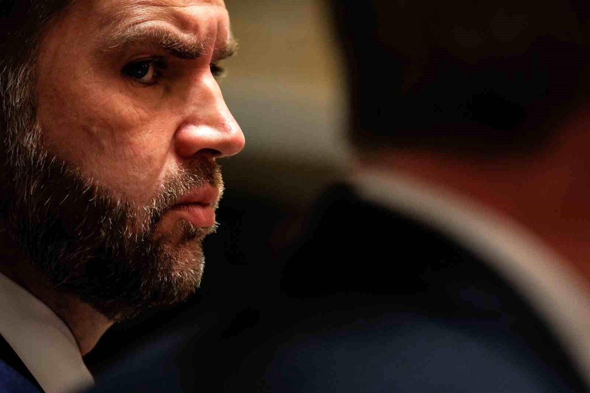 Vance: İran nükleer stoku imha edilecek