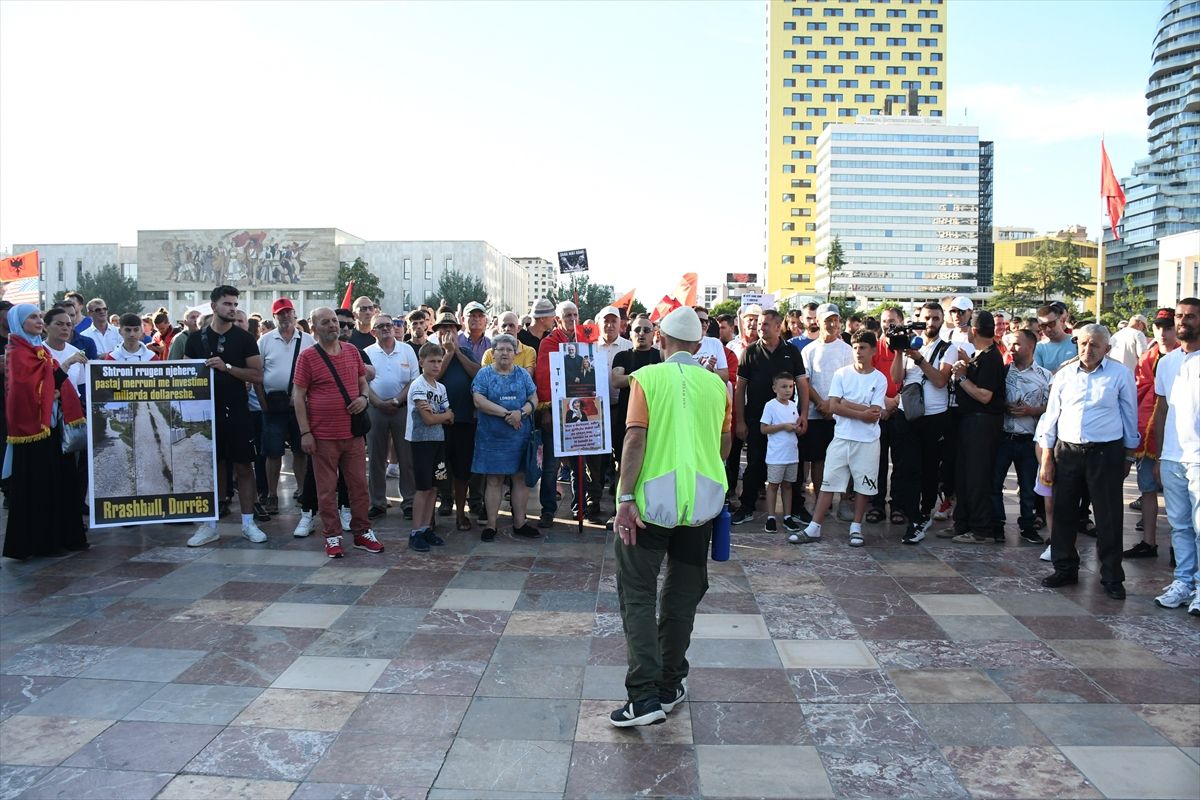 Arnavutluk'ta Trump bağlantılı turizm projesi protestoları 17. gününde