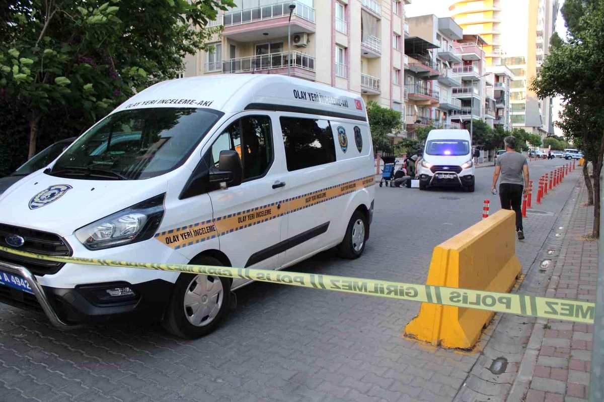 Aydın'da şüpheli valiz fünyeyle patlatıldı