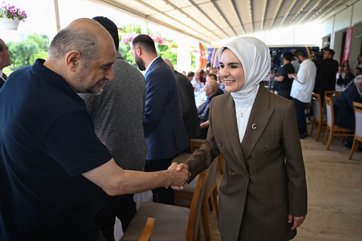 Bakan Göktaş: Şehitlerimizin hatırasına kimse laf edemeyecek