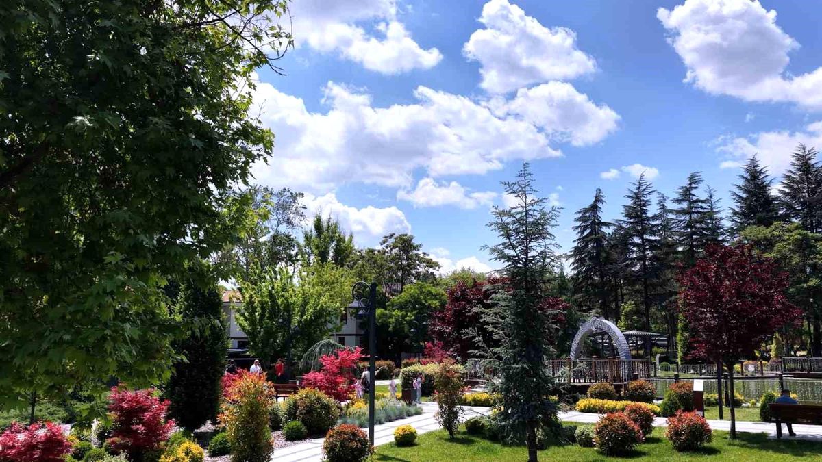 Saraçoğlu Mahallesi yenilendi, Bakan Kurum paylaştı