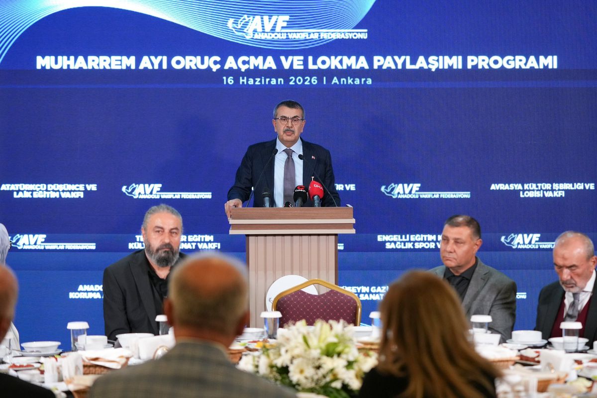 Milli Eğitim Bakanı Yusuf Tekin, Muharrem Ayı oruç açma programında konuşma yapıyor.