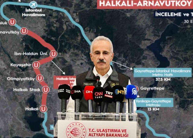 bakan uraloglu halkali istanbul havalimani ar 11 19954231 o