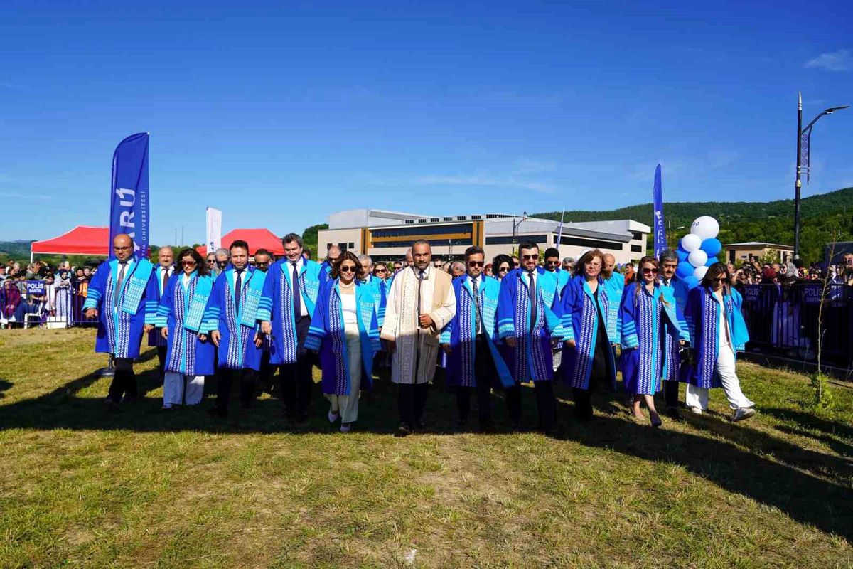 Bartın Üniversitesi 18. Yılında 2 Bin 489 Öğrenciyi Uğurladı
