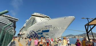 Bodrum'a iki kruvaziyerle 4 bin 625 turist geldi