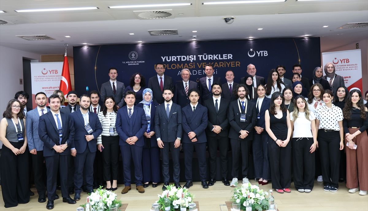 Brüksel'de YTB'nin 'Diaspora Diplomasi ve Kariyer Akademisi' programı başladı