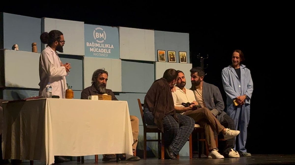 Bursa'da 'Bu Benim Meselem Değil, Parola Boykot' oyunu sahnelendi