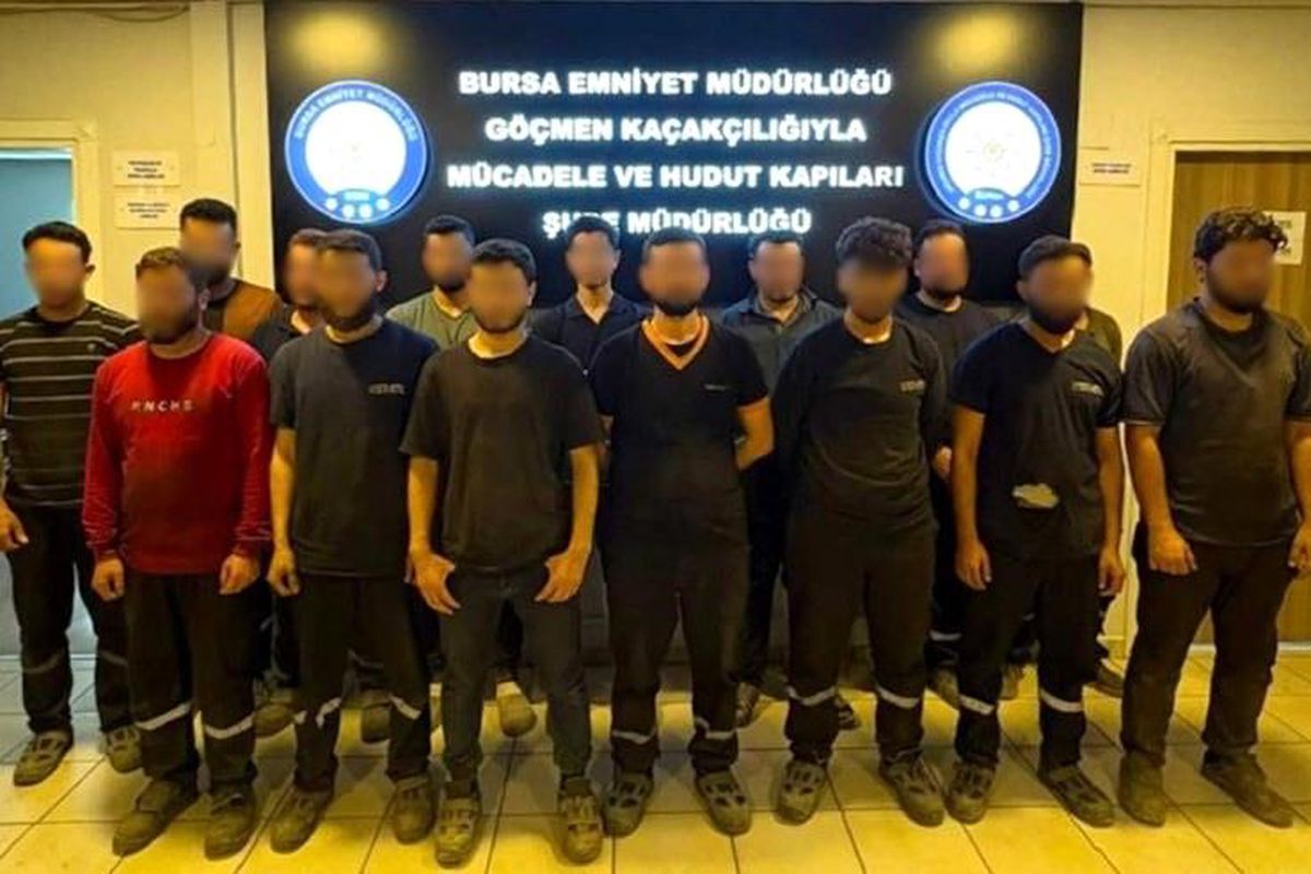 Bursa'da kaçak göçmen işçi operasyonu: 2 organizatör yakalandı