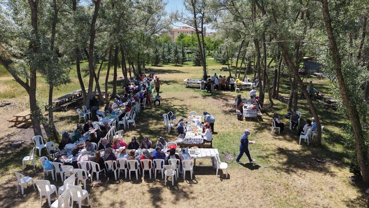 Çubuk'ta kursiyerler 'Yaza Merhaba' etkinliği düzenledi