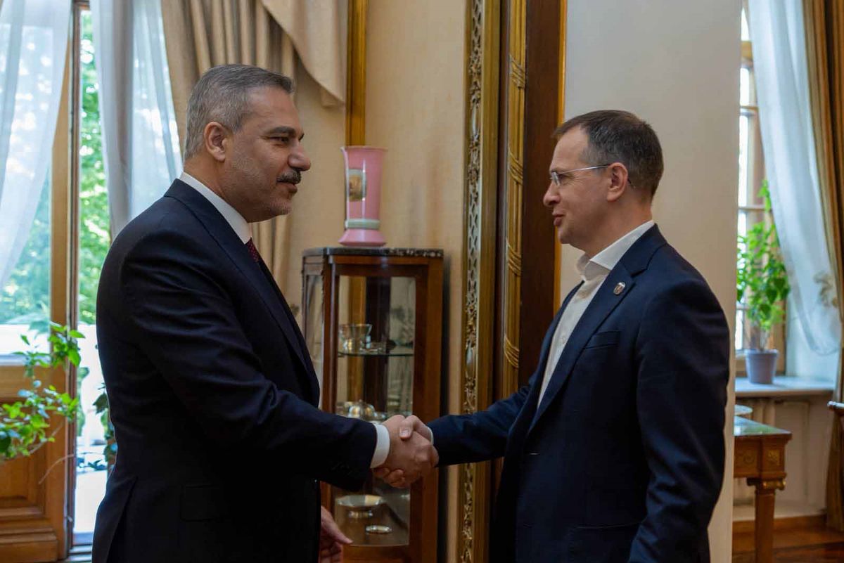 Dışişleri Bakanı Fidan, Putin'in danışmanları Medinskiy ve Levitin'i kabul etti