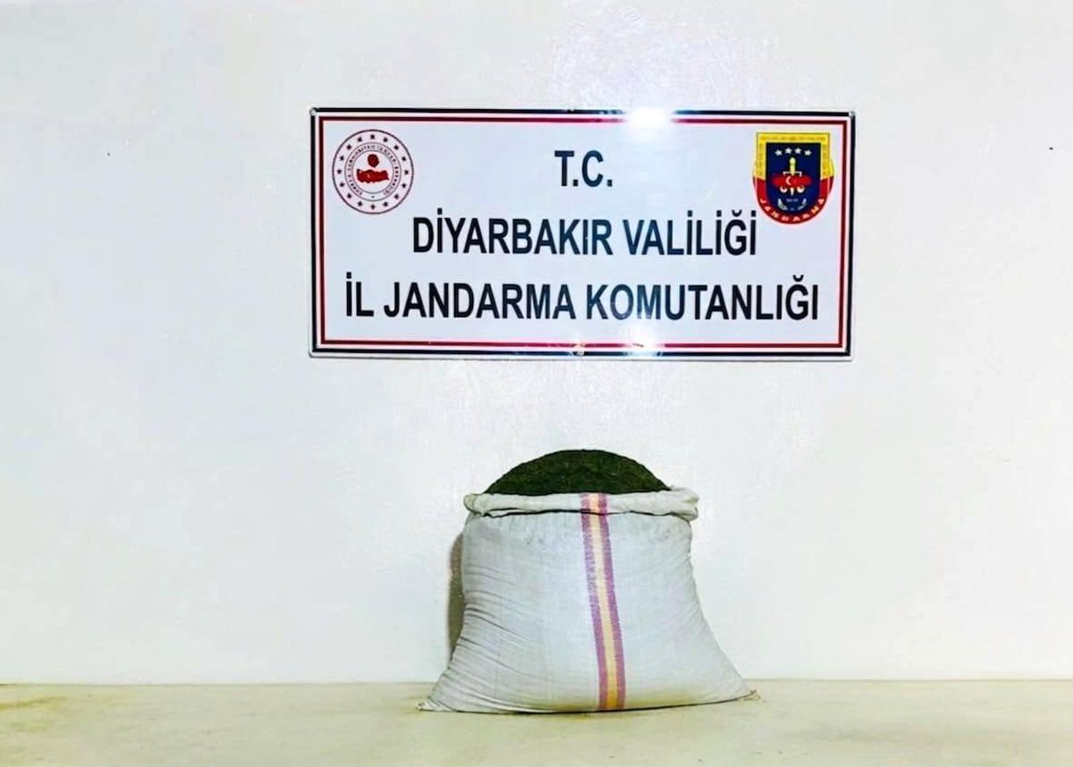 Diyarbakır'da 10 kilo esrar ele geçirildi