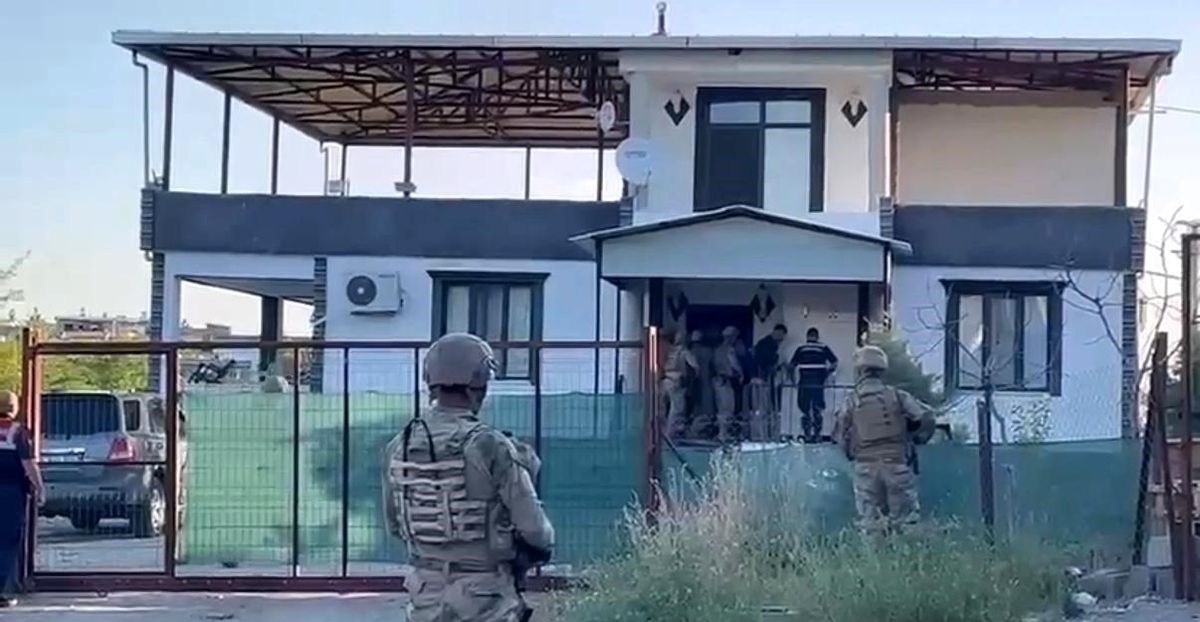Diyarbakır merkezli 5 ilde yasa dışı bahis operasyonunda 51 gözaltı