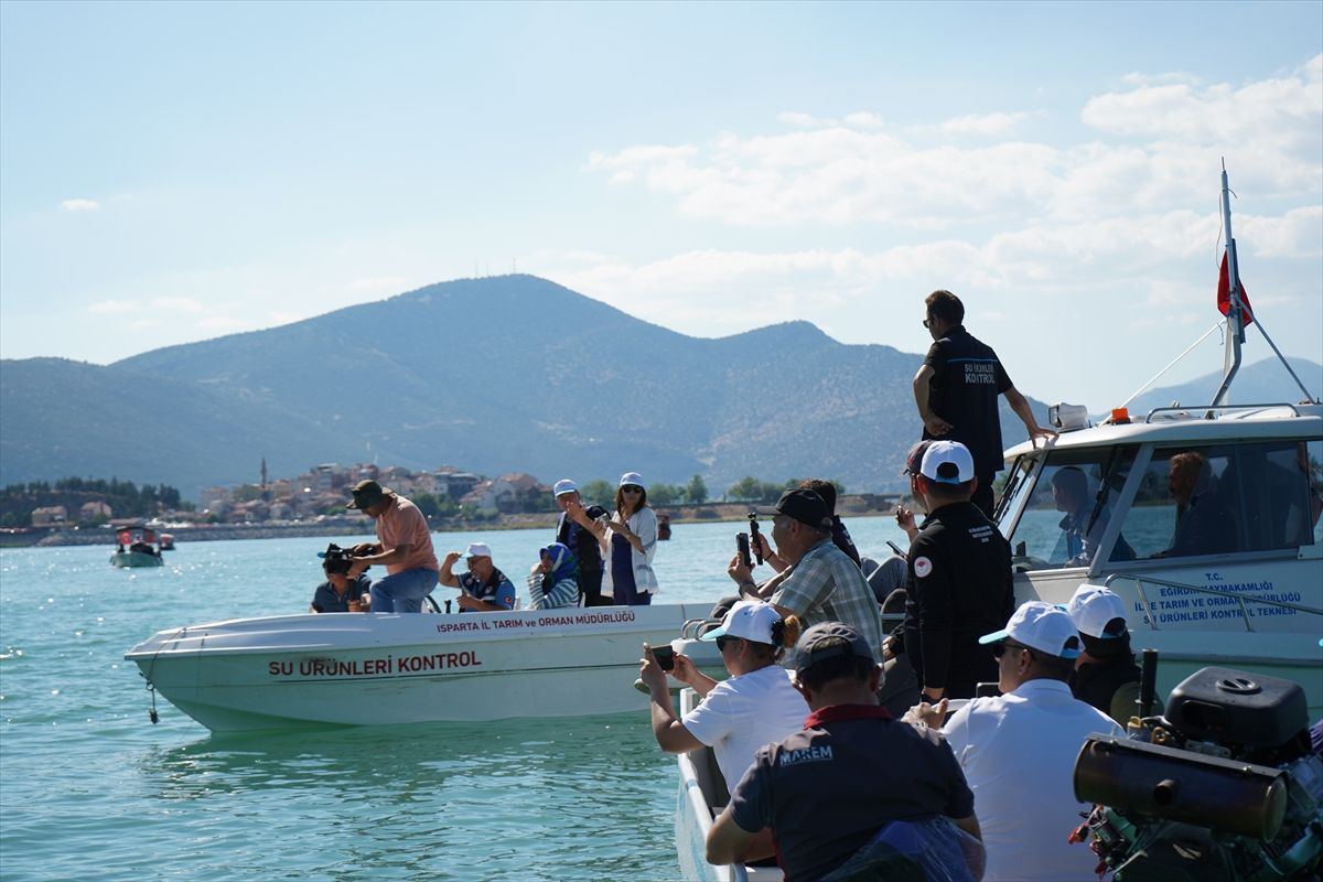 Eğirdir Gölü'nde av sezonu başladı