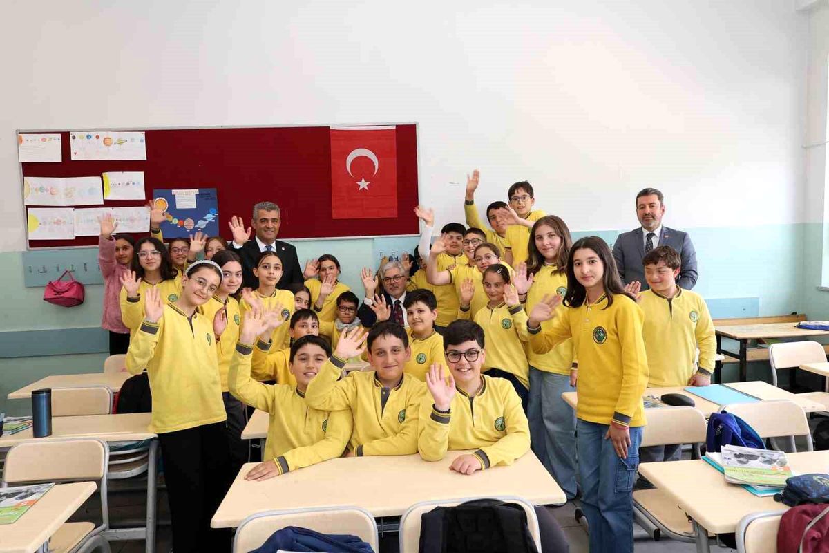 Eğitimin kalbinde öğrencilerle buluştular