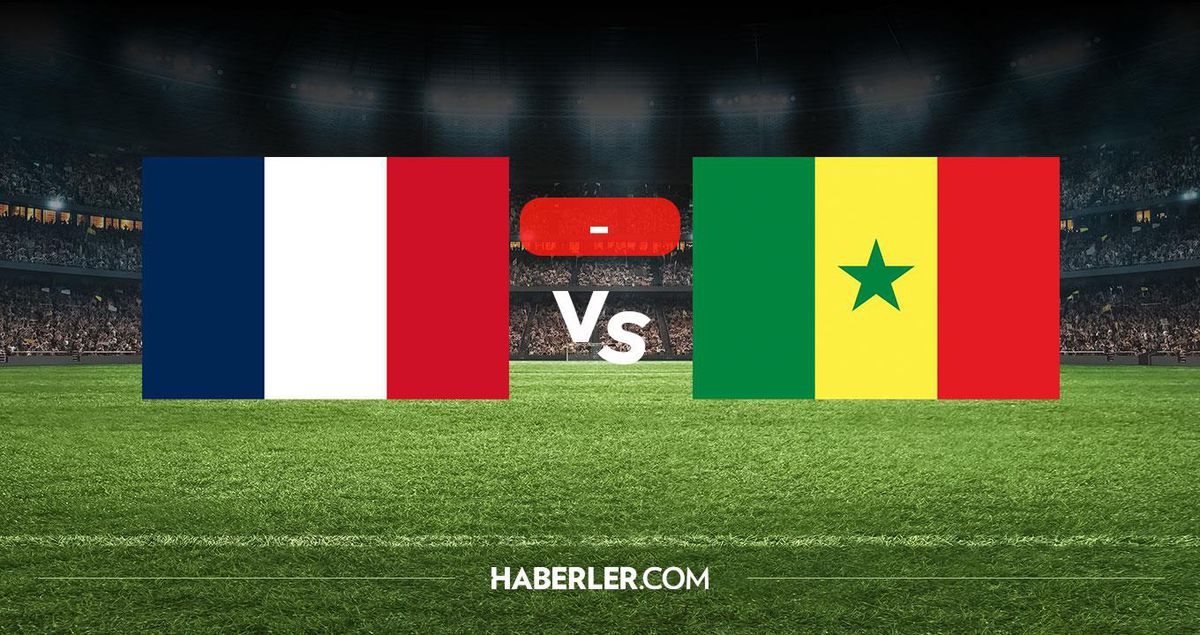 Fransa ve Senegal milli futbol takımları oyuncuları Dünya Kupası maçında mücadele ediyor.