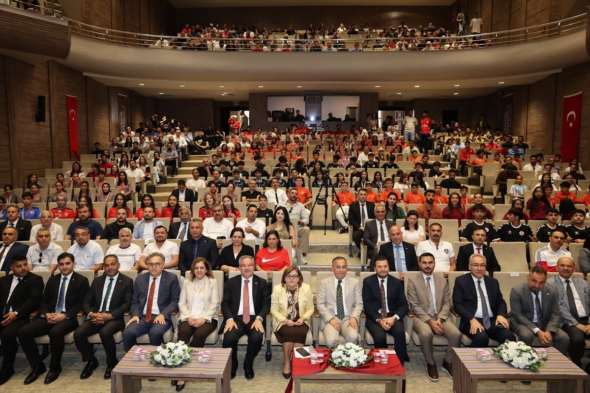 Gaziantep'te 'Okul Sporları Enleri' programı düzenlendi