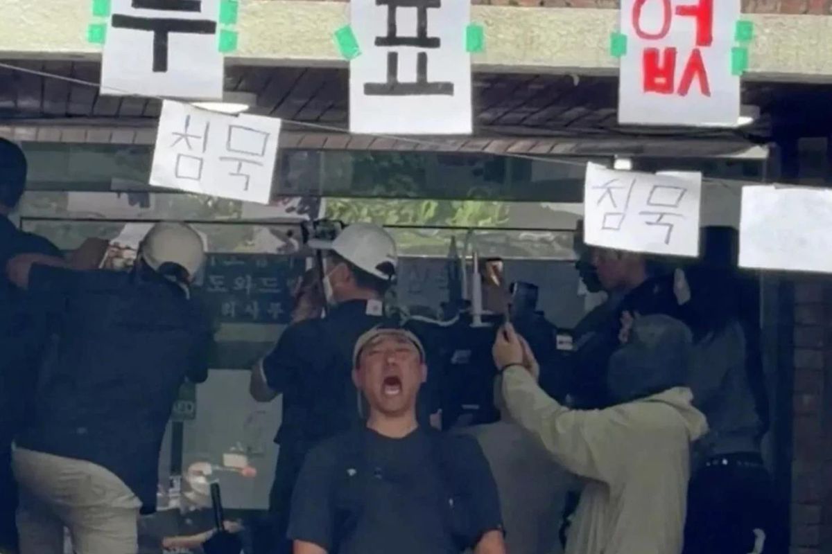 Güney Kore'de oy pusulası yetersizliği nedeniyle başlayan protestolar 11. gününde sürüyor
