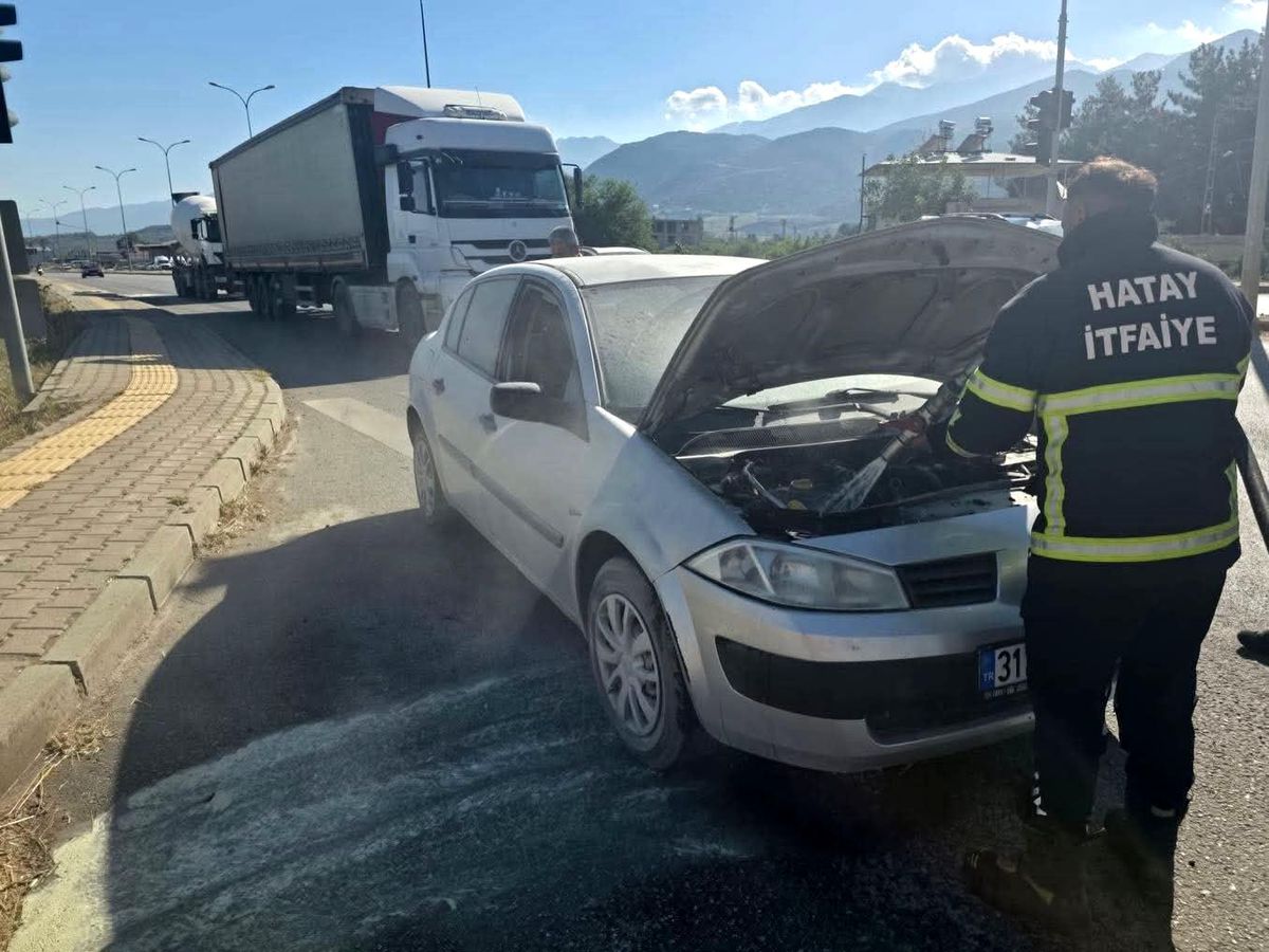 Hassa'da otomobil yangını