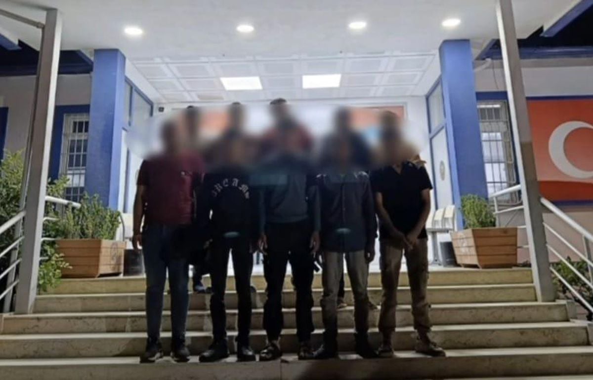 Hatay'da 15 kaçak göçmen yakalandı: 7 organizatör tutuklandı