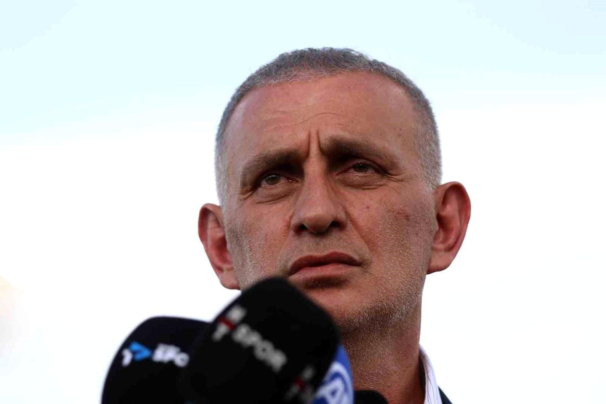 TFF Başkanı İbrahim Hacıosmanoğlu konuşurken