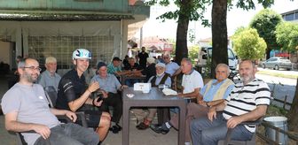 Kanser hastalığına dikkati çekmek için Almanya'dan pedala basan genç, Sakarya'ya ulaştı