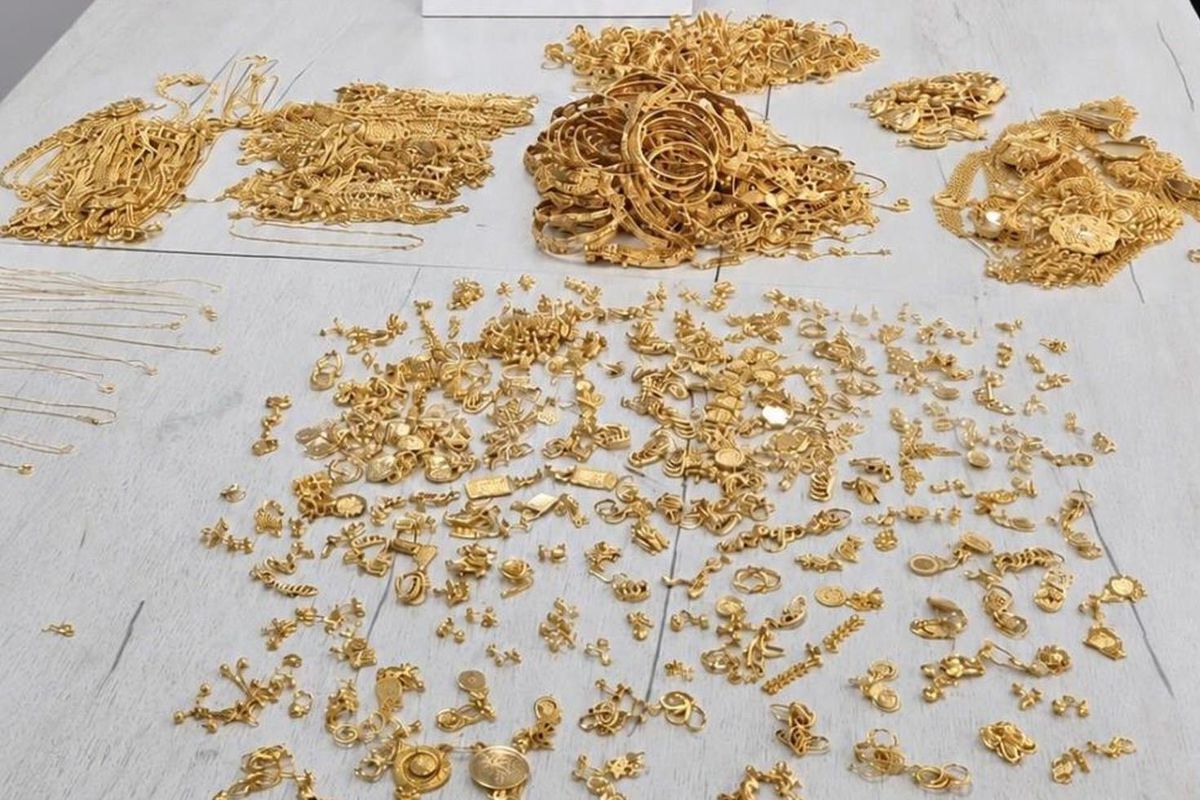 Sınırda milyonluk operasyon! Araçtan kilo kilo altın çıktı