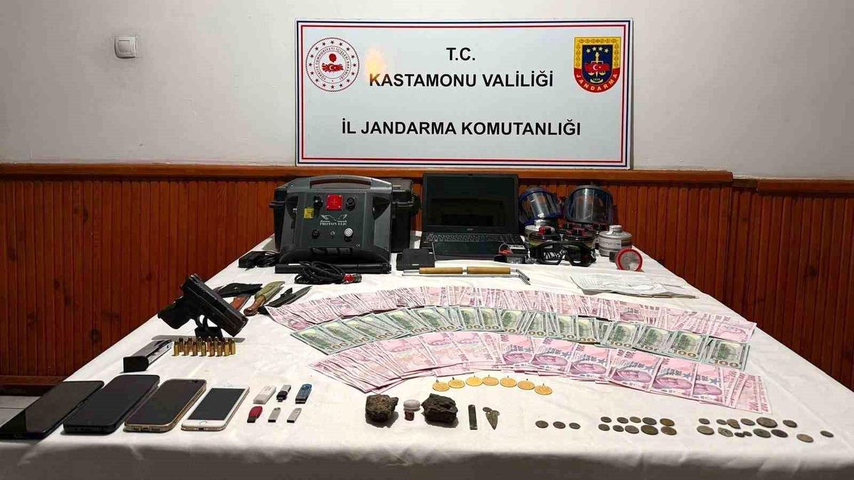 Kastamonu'da kaçak kazı operasyonunda 13 şüpheli gözaltına alındı