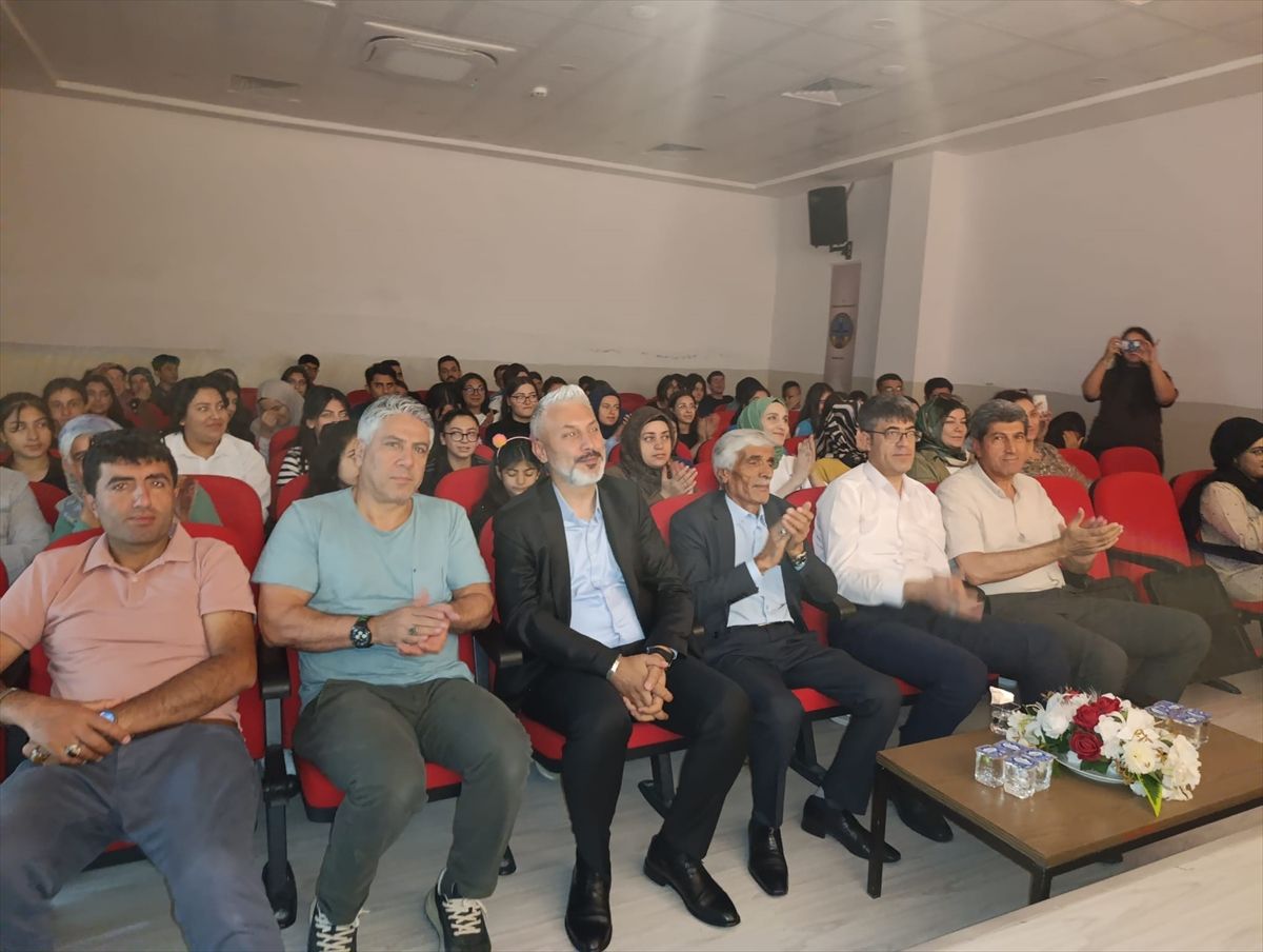 Keban'da 'Dede Korkut Deli Dumrul 'adlı oyun sahnelendi
