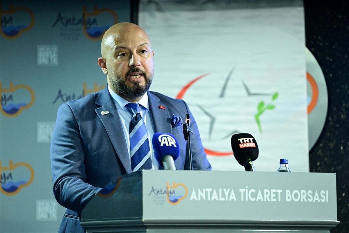 Kocaeli'de karaya oturan geminin Kefken açıklarındaki bekleyişi sürüyor