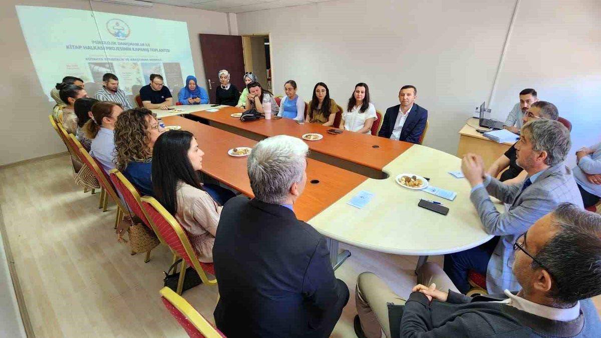 Kütahya'da 'Psikolojik Danışmanlar Kitap Halkası' projesi tamamlandı