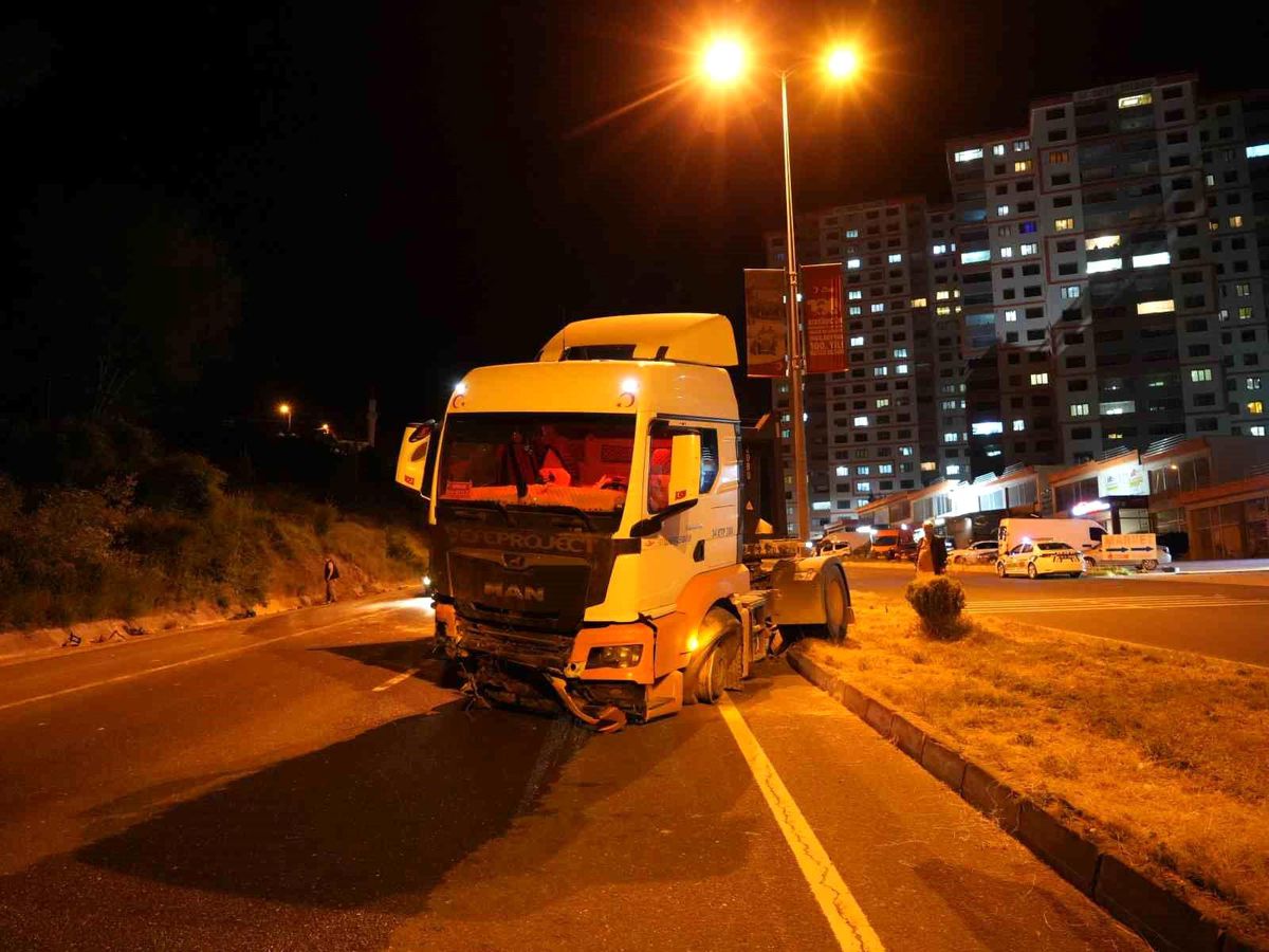 Kastamonu'da maden yüklü tırın kaza yaptığı yol