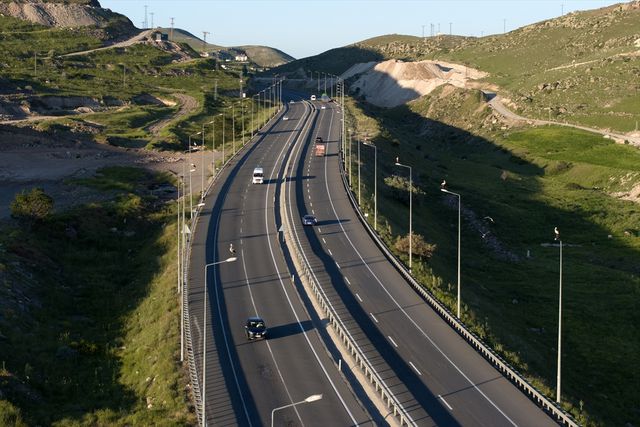leylekli yol un mudavimleri direklerin ustund 19953815 o