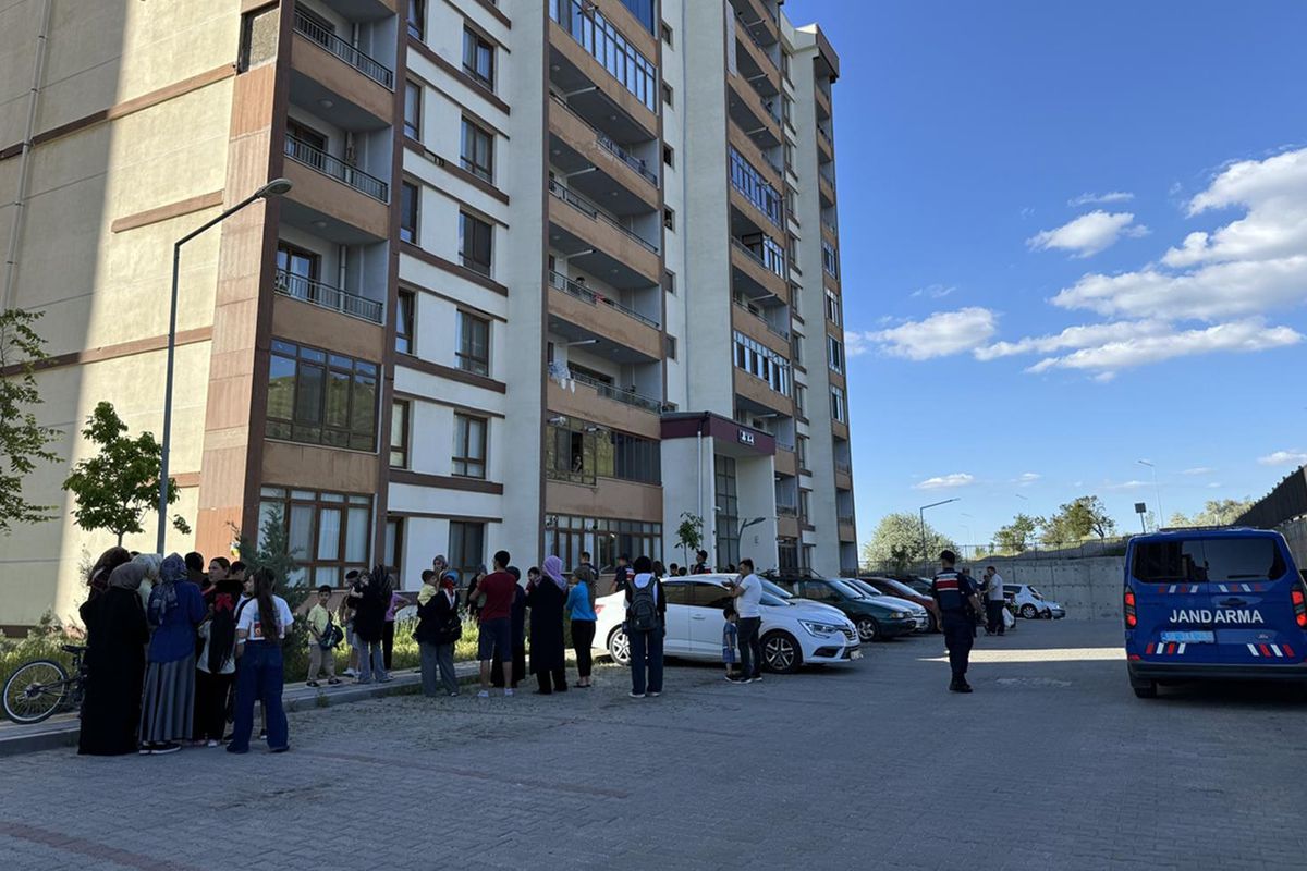 Nevşehir'de binanın 5. katındaki pencereden düşen çocuk öldü