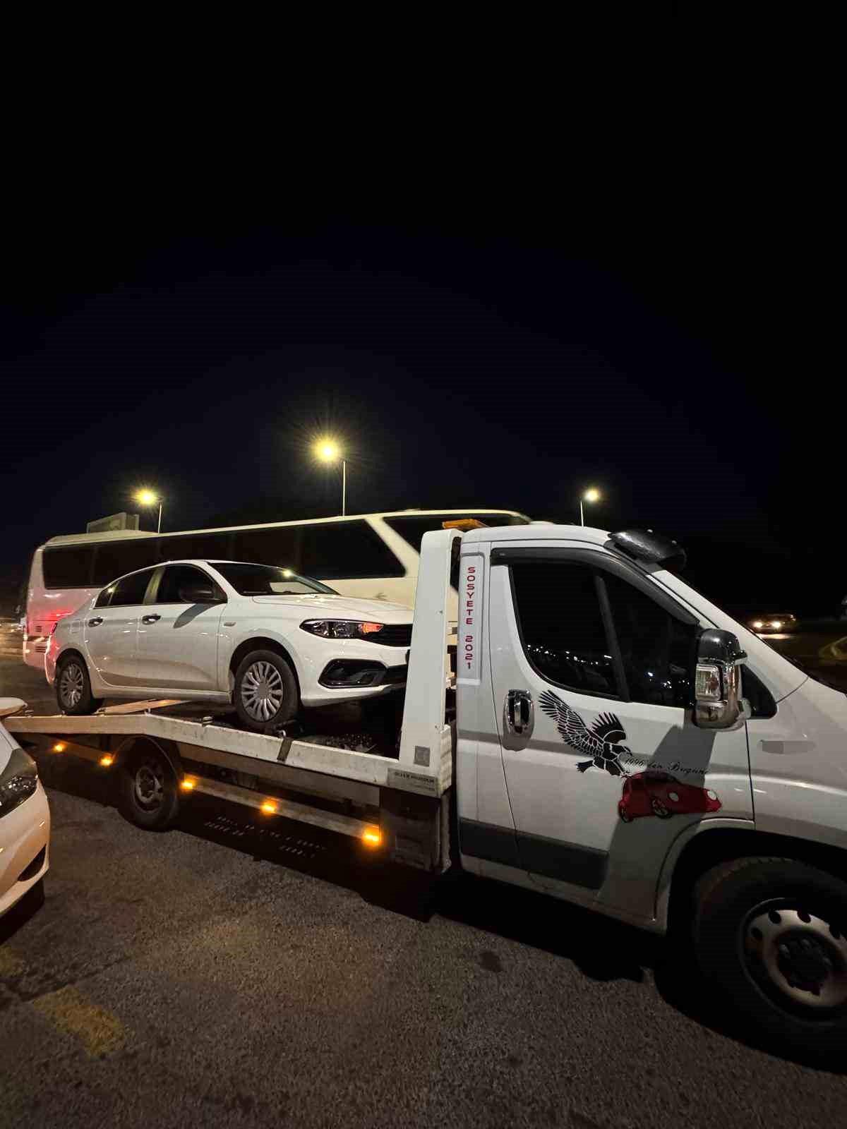 Serik'te korsan taşımacılık yapan 2 araca ceza