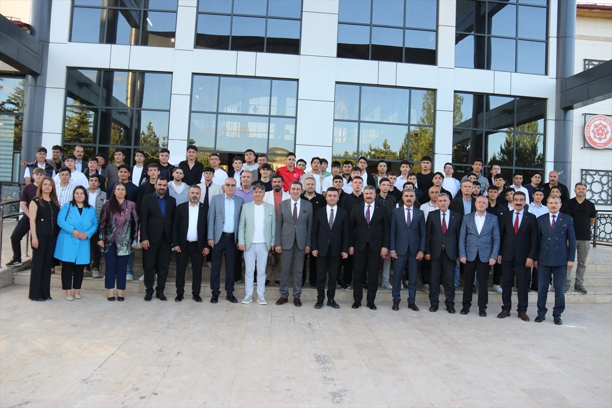 SESOB meslek lisesi öğrencilerini ödüllendirdi