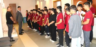 Taşova Kaymakamı Kartal başarılı sporcularla bir araya geldi