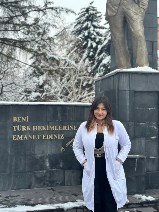 tip ogrencisi yarenin oldugu k 19950864 1042 1 m
