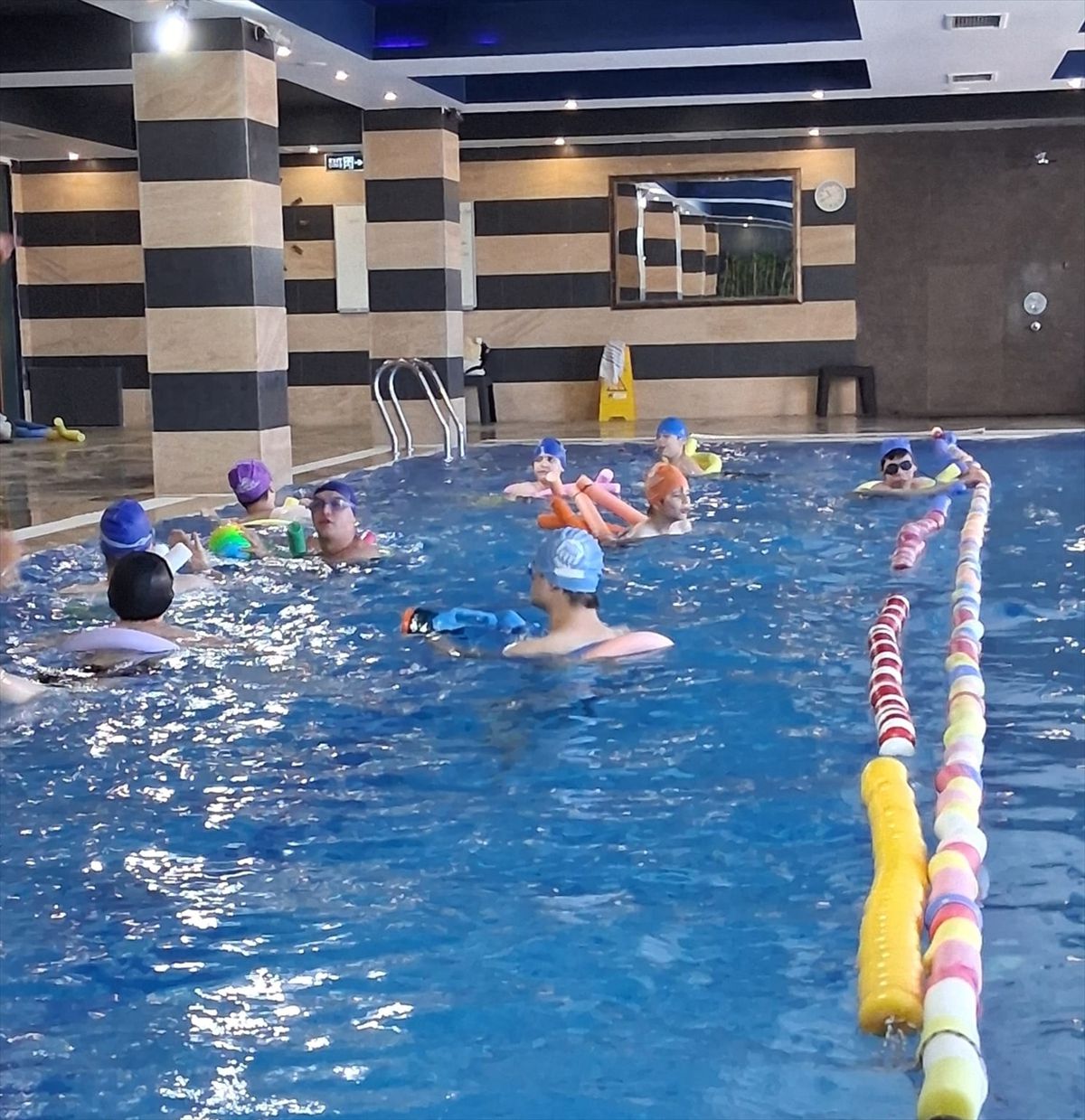 Trabzon'da özel bireylere yönelik yüzme etkinliği düzenlendi