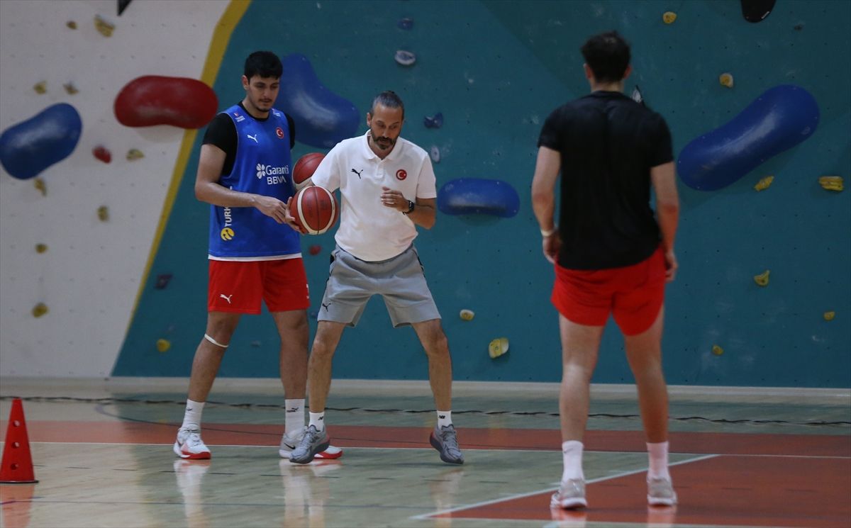 20 Yaş Altı Erkek Basketbol Milli Takımı antrenman görüntüsü