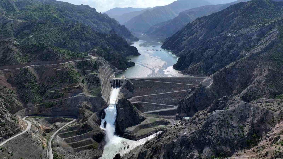 Arkun ve Ayvalı Barajları Türkiye'nin enerji gücüne katkı sağlıyor