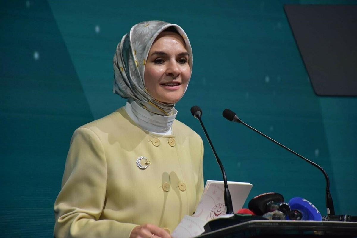 Aile ve Sosyal Hizmetler Bakanı Mahinur Özdemir Göktaş konuşma yaparken