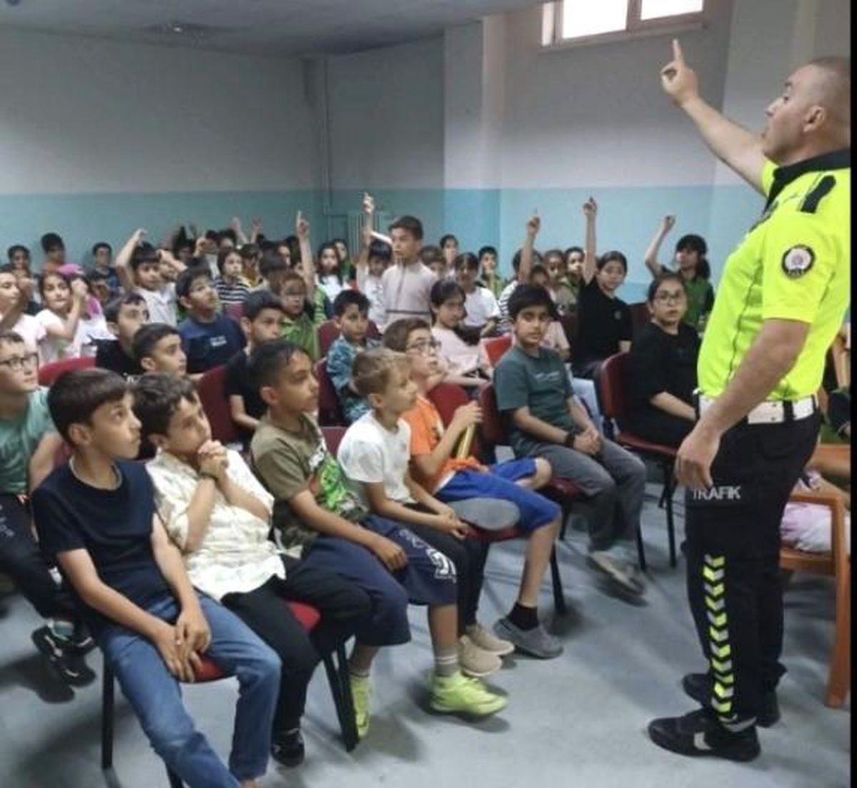 Bingöl'de öğrencilere trafik güvenliği eğitimi