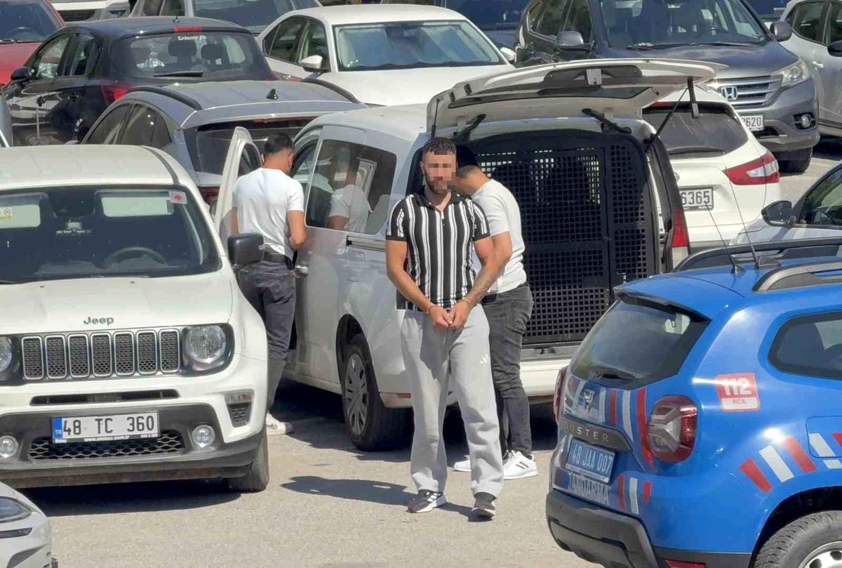Bodrum'da sokak ortasında rastgele ateş açan şahıs tutuklandı