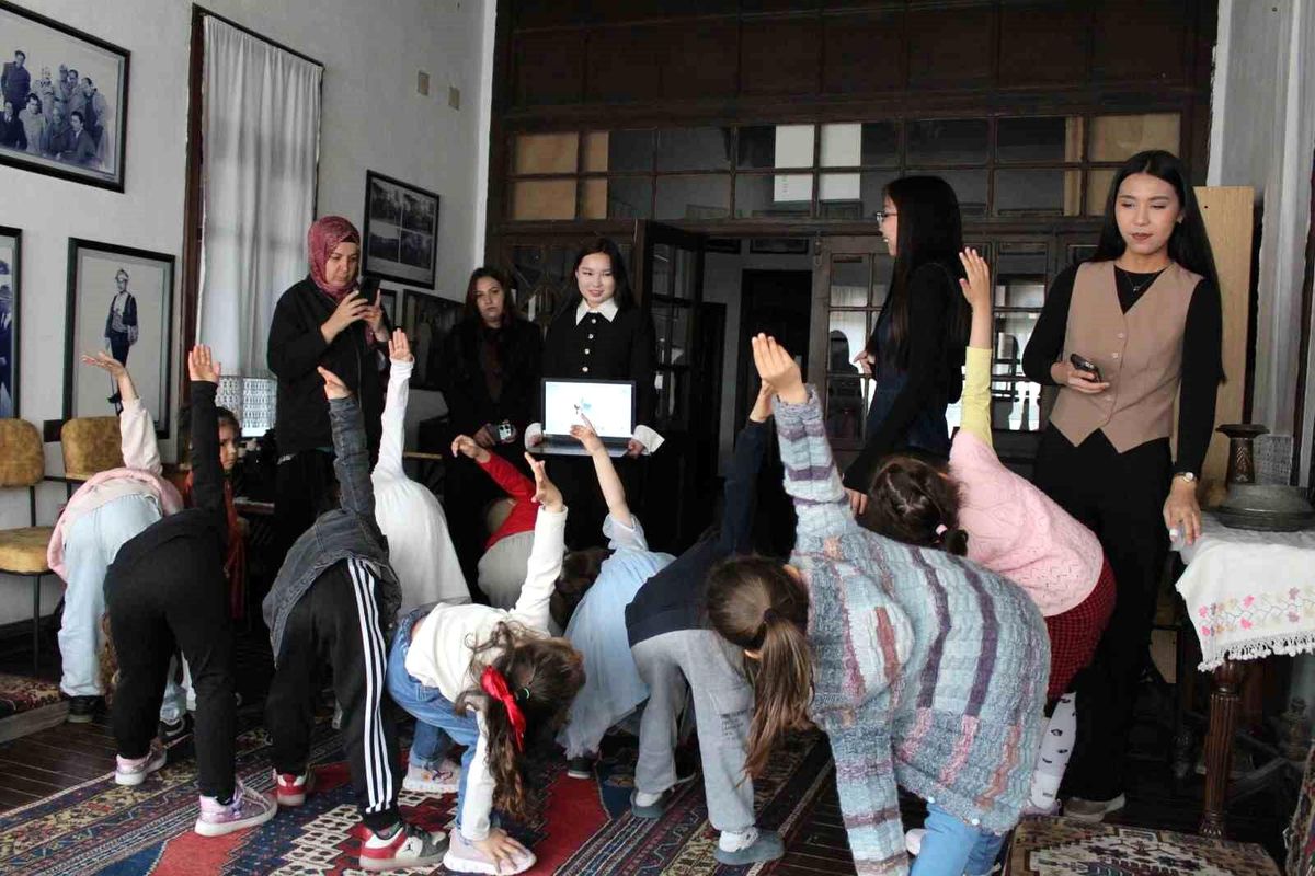 Bor Halk Kütüphanesi'nde 56 öğretmen adayından 19 farklı etkinlik