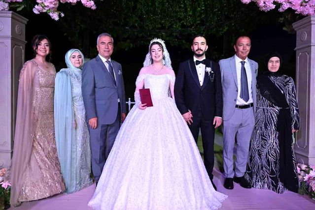 Burhaniye’de Emniyet Müdürünün mutlu günü